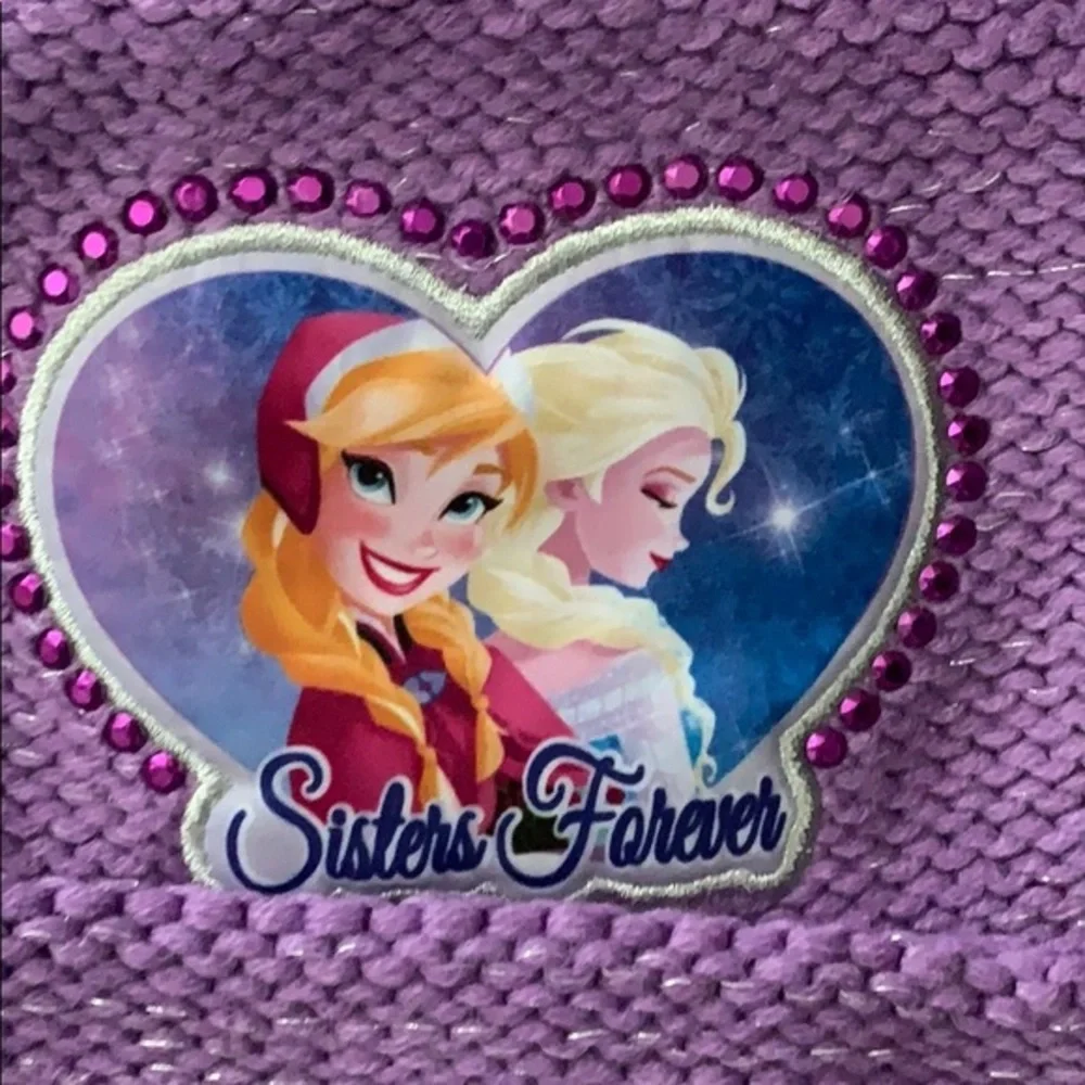 Disney “Frozen” Sisters Forever Winter Beanie Pre owned